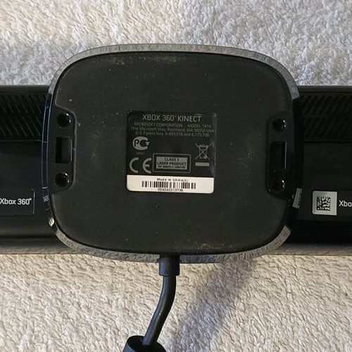 Xbox360 Kinect sensor like new, excellent condition