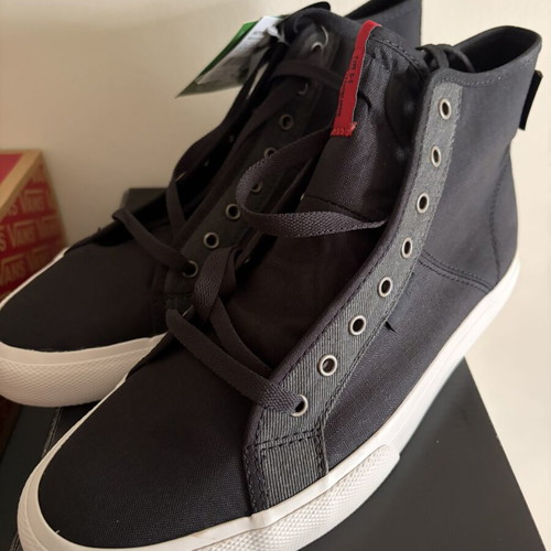 DC black sneakers size 46