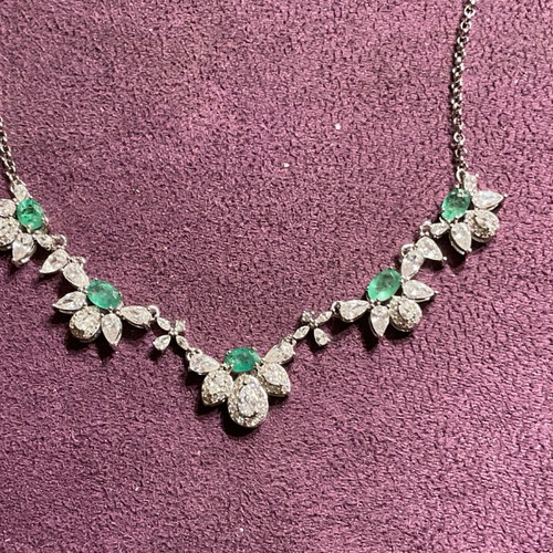 Silver necklace with natural emeralds and certificate of authenticity