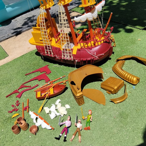 Disney Heroes 2004 Peter Pans Pirate Ship used set