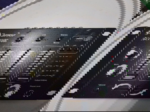 Μίκτης ήχου με USB Caowue DJ-211USB