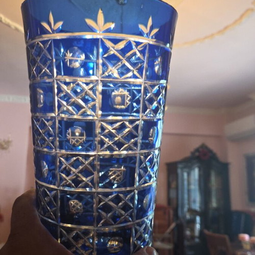 Crystal vase in electric blue, like new, 26 cm height