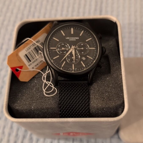 Lee Cooper watch like new, men's black wristwatch with box