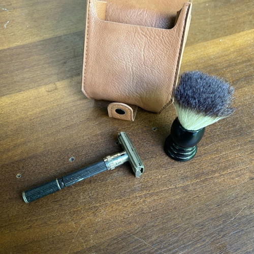 Trussardi leather case for razors
