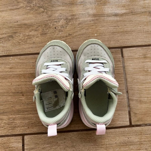 Nike Waffle One kids sneakers like new, pink green N22