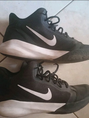 Παπούτσια Nike Basketball μεταχειρισμένα, νούμερο 47, μαύρα