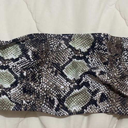 Boohoo Snakeskin Off-Shoulder Bikini Top Size S Like New