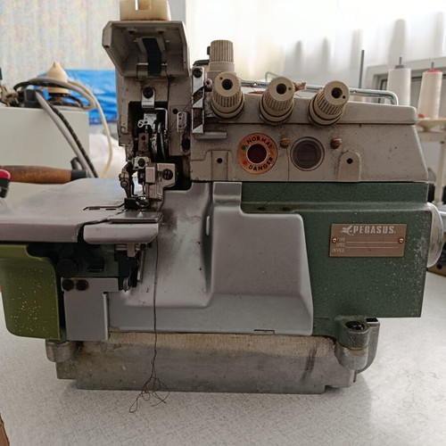 Pegasus Industrial Overlock sewing machine, 4-thread, Japanese professional
