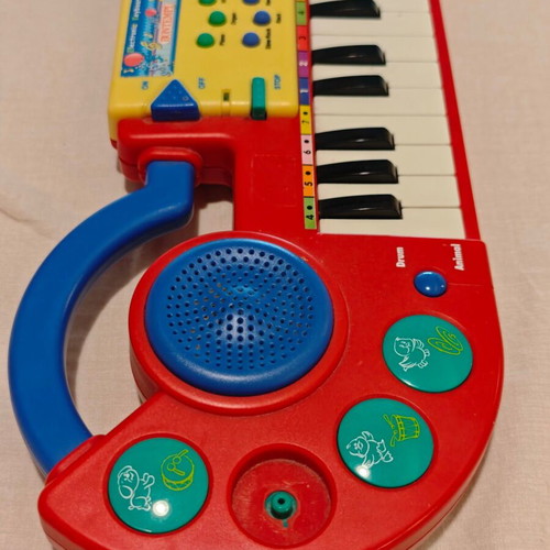 Bontempi children's keyboard used with minor wear