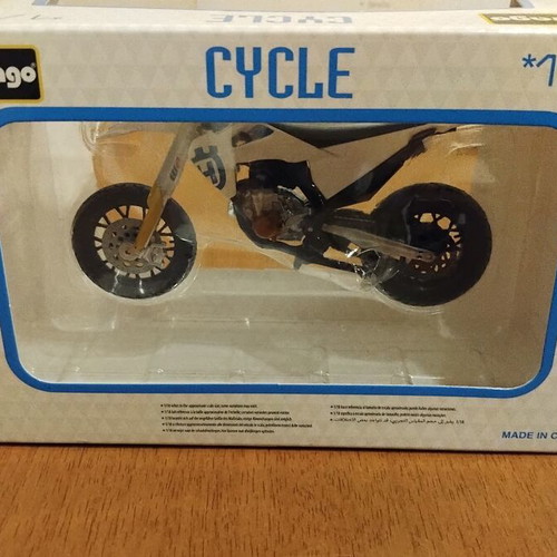 Husqvarna FS 450 Supermoto 1:18 die-cast model motorcycle new