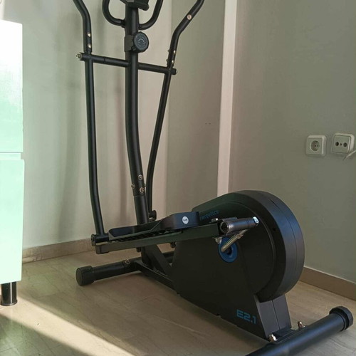 Elliptical Machine Energetics E 2.1 like new for home use