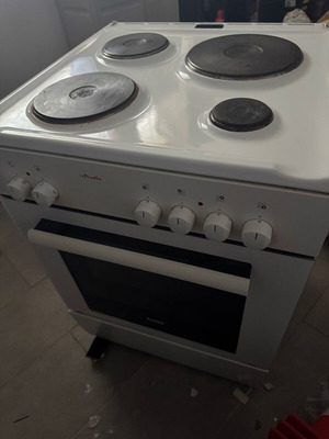 Κουζίνα Pitsos μεταχειρισμένη, μοντέλο P1HCB31329/02, ελληνικής κατασκευής