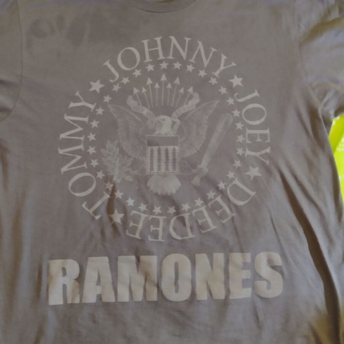Ramones T Shirt Anvil gray XL like new