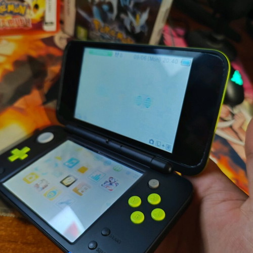 Нов Nintendo 2DS XL комплект с Mario Kart 7