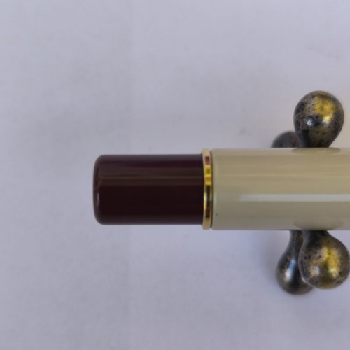 Parker 88 pen ivory like new with converter