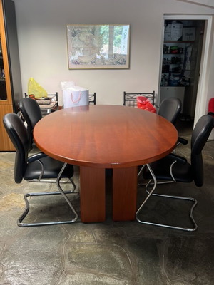 Conference table and 4 metal leather chairs used