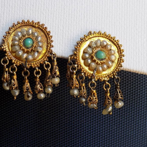 Gold earrings used, 120+ years old, family heirloom, 7gr