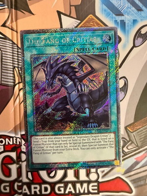 The Fang of Critias V.1 Platinum Secret Rare κάρτα Yu-Gi-Oh!