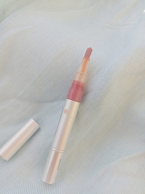 Κρέμα χειλιών Avon με χρώμα berry μεταχειρισμένη
