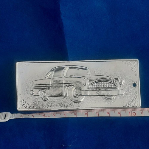 Metal votive new in excellent condition