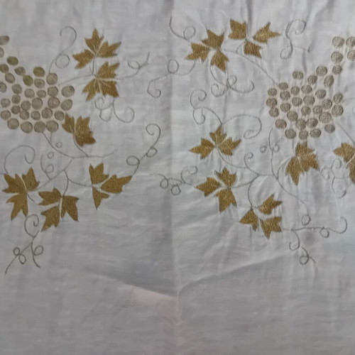Handmade tzevres table linen