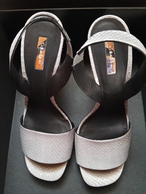 Calvin Klein sandals size 39 new, gray