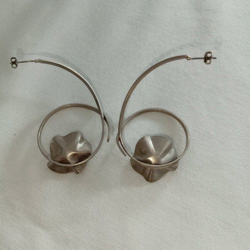 Handmade steel earrings with gold flowers new