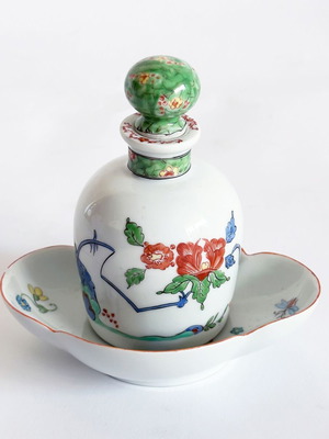 Antique Chantilly porcelain perfume bottle and dish used, Kakiemon style