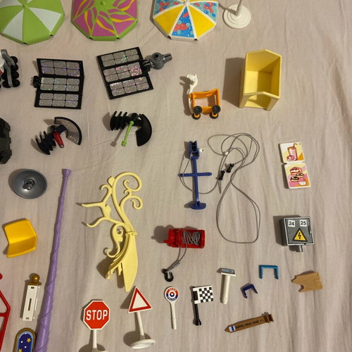 Playmobil small parts used, accessory pieces set