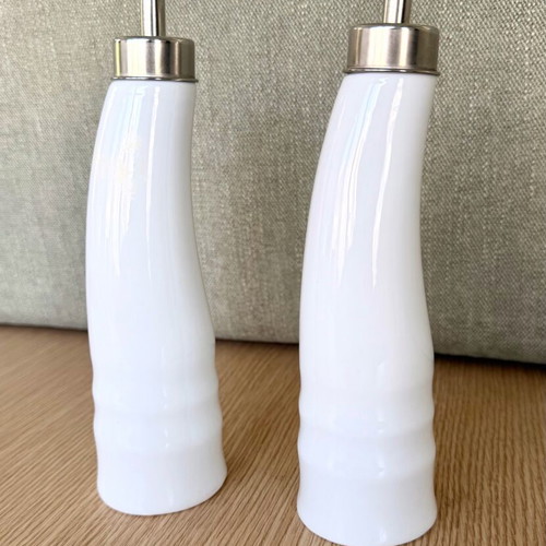 White oil and vinegar bottles new, minimal design, set of 2
