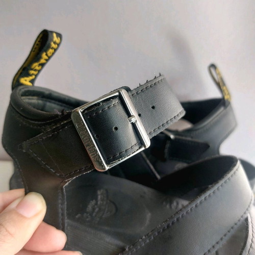 Dr Martens women's flat Blaire sandals black like new