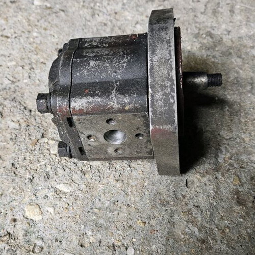 Hydraulic pump International 434 used, works perfectly