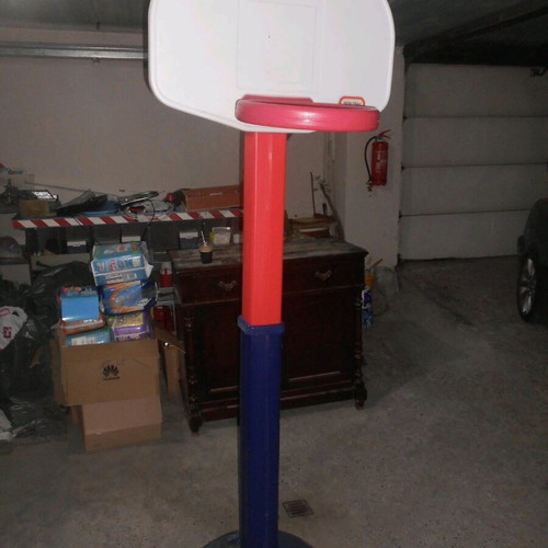 Little Tikes adjustable outdoor basketball hoop like new