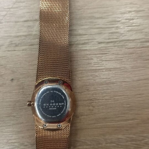 Skagen Denmark Watch like new, pink gold with stones