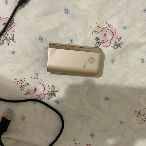 Cigarette device like new, gold color