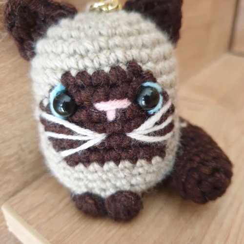 Siam Cat Amigurumi Knitted Handmade Keychain new