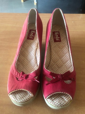 Branded pumps like new