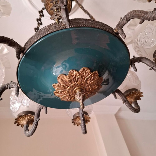 Chandelier with 8 lamps used, classic imposing design