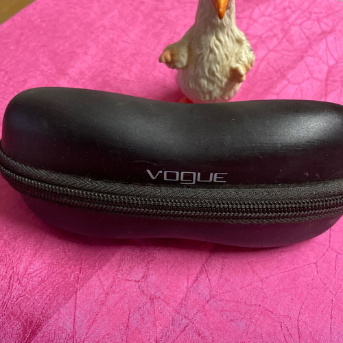 Vogue glasses case like new, leather with zipper