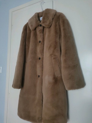 Γούνινο παλτό Reserved μπεζ σαν καινούργιο μέγεθος M