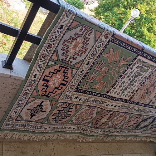 Thin Carpet like New, Large, Silk Type, Size 200/220