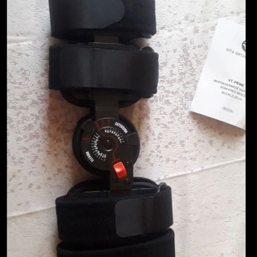 Thigh Knee Brace new with goniometer for knee rehabilitation