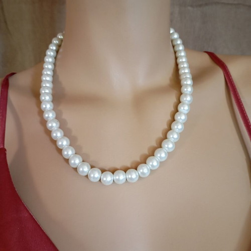Pearl necklace, new, white