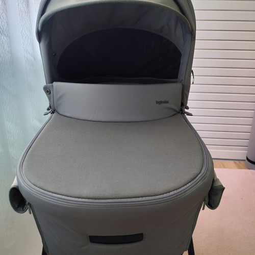 Inglesina Electa port bebe khaki with mattress like new