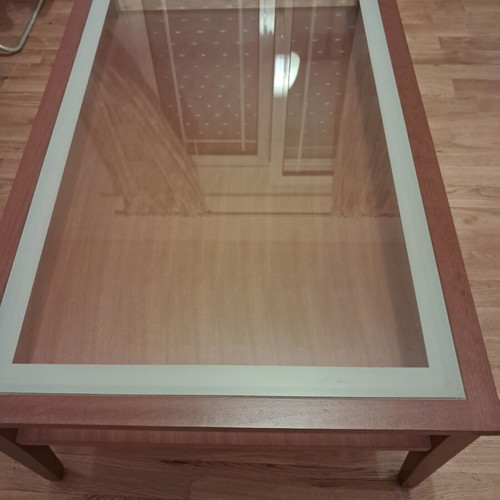 Coffee table like new, 1.10m x 0.71m x 0.42m