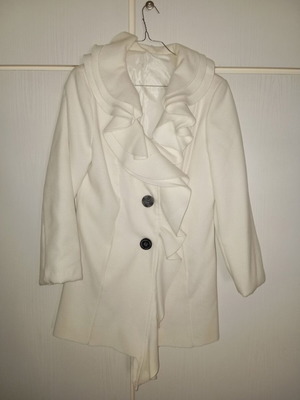 White coat medium like new with unique detail