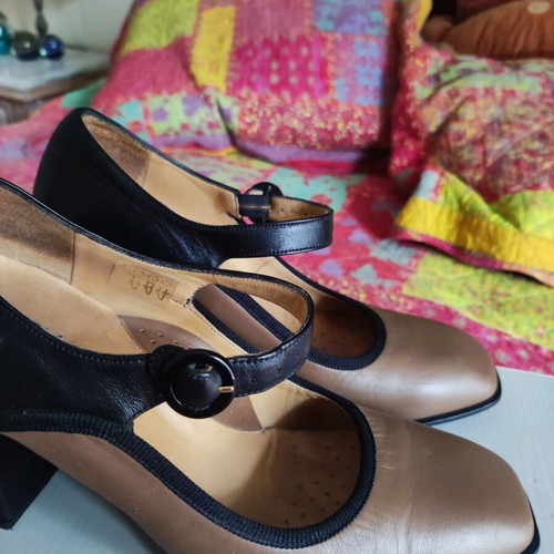 Tamaris leather shoes pumps like new, size 37, black-brown
