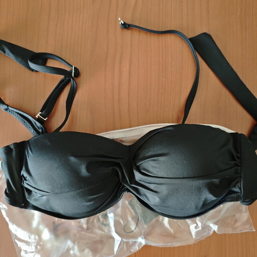 Bikini top size M black with padding and removable straps