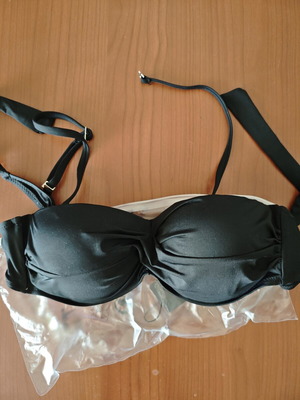Bikini top size M black with padding and removable straps
