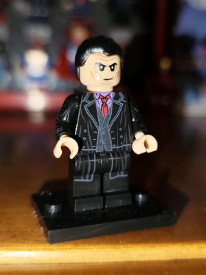 Penguin φιγούρα Lepin σαν καινούργιο με βάση στήριξης